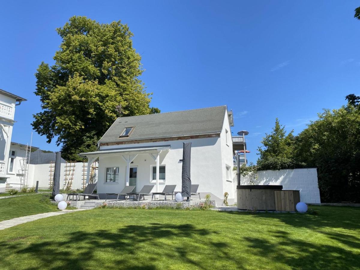 Villa Jenny - Ferienappartement 1 Mit Meerblick Sassnitz Kültér fotó